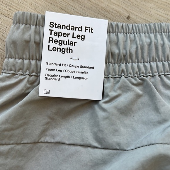 Nike Sportswear Tech Essentials
Men's lined Commuter Pants size large grey - Picture 5 of 6